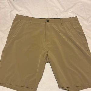 Denali khaki shorts size 40